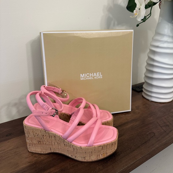 Michael Kors Shoes - 🌸NWOT MICHAEL KORS HAZEL WEDGE SHELL PINK
